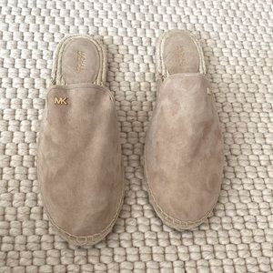 NWT Michael Kors beige Suede Leather Slip on Mules Size 10